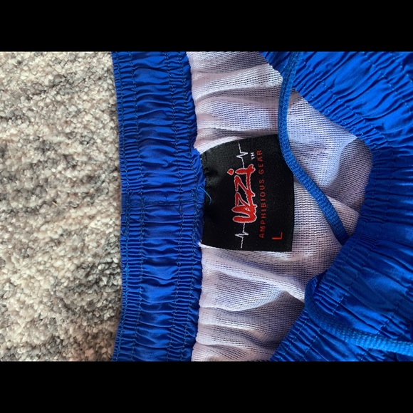 Blue punta cana Dominican Republic shorts that I have previously thrifted - Picture 3 of 4